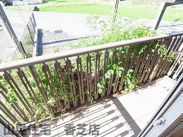 【香芝市鎌田のアパートのバルコニー】