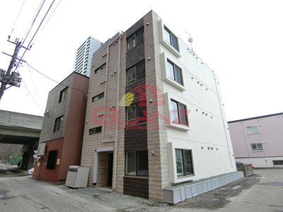 札幌市北区北六条西のマンションの建物外観