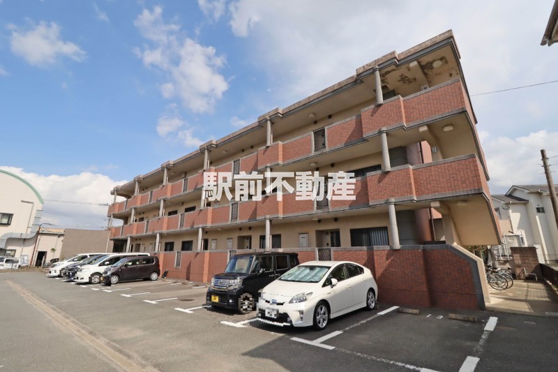 福岡市早良区田村のマンションの建物外観