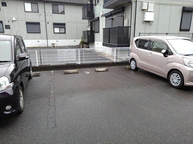 【クレール（相楽郡精華町）の駐車場】