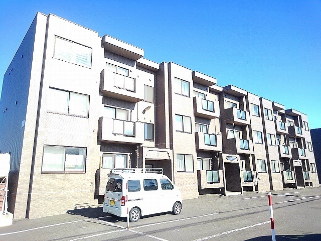 札幌市北区太平六条のマンションの建物外観