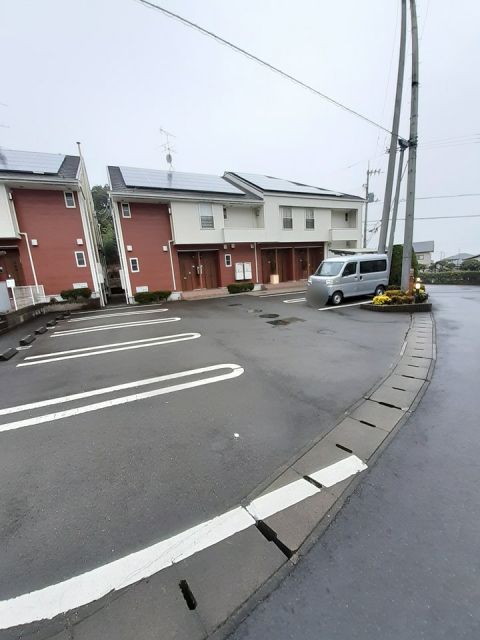 【ビッグ・イースト船木Ｂの駐車場】