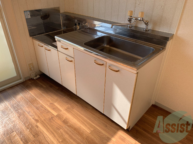 キッチン　快適に料理ができる広さです。料理の幅が広がりますね。