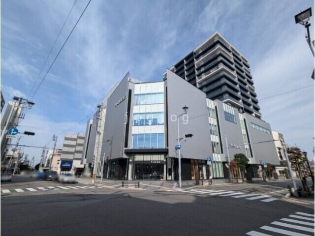 ショッピングセンター　THREE（ショッピングセンター）まで997m