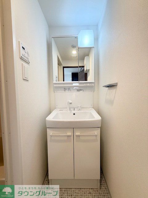 洗面設備　別部屋参考写真です