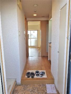 ウェントスレーニス　玄関　玄関