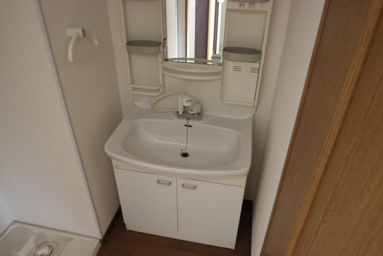 洗面設備　※ほかの部屋の写真です。