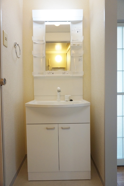 洗面設備　忙しい朝の味方　洗髪洗面化粧台！