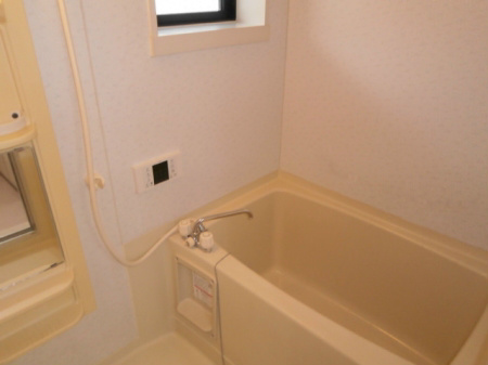 バス・シャワールーム　嬉しい追い炊き機能付きです。