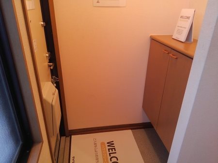 玄関　シューズボックス完備の玄関です。