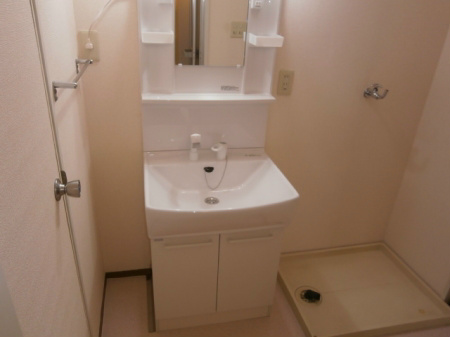 洗面設備　忙しい朝に便利なシャンプードレッサーです。