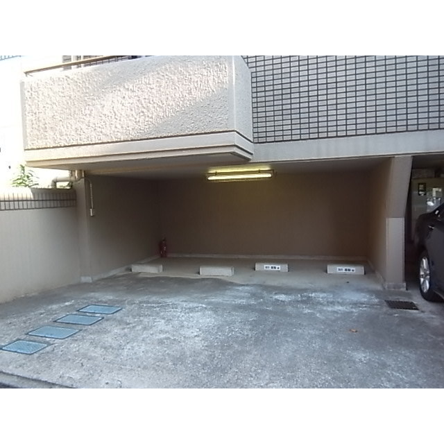 駐車場　要サイズ確認