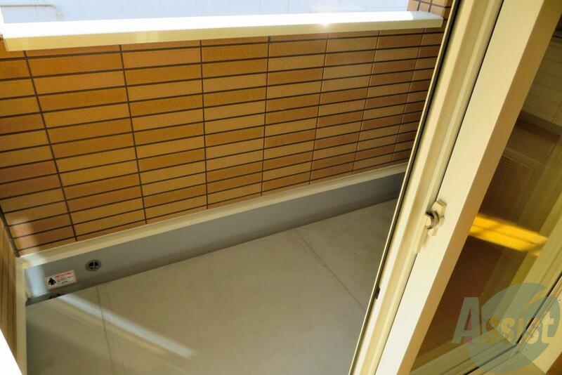 バルコニー　広いバルコニーで洗濯物もたくさんに一気に干せそうですね。