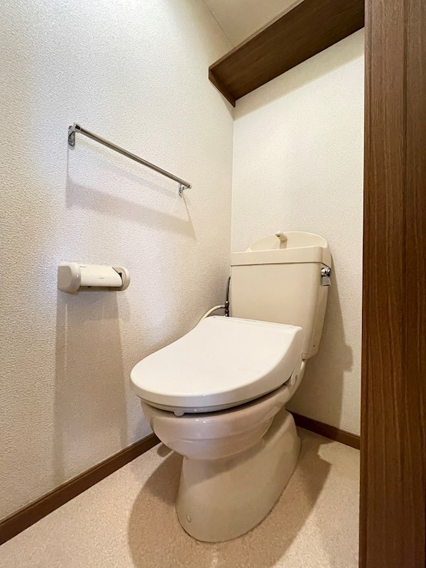 トイレ　当物件の参考写真です。(同建物の部屋)