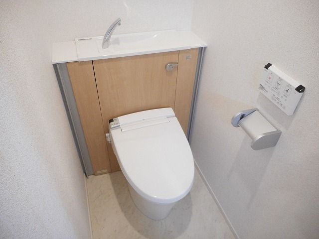 トイレ　☆温水洗浄便座☆