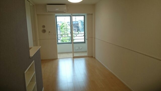 居室・リビング　居間です