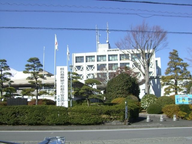 役所　御殿場市役所（役所）まで427m