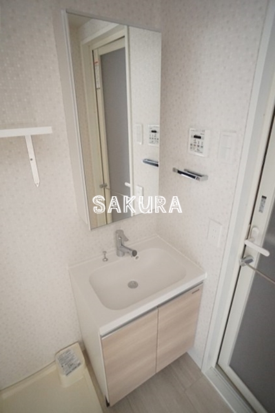 洗面設備　身支度に欠かせない独立洗面台♪