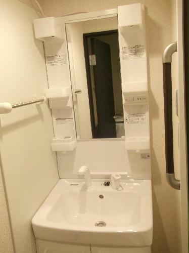 洗面設備　設備・仕様は号室により異なる為、現況を優先致します。