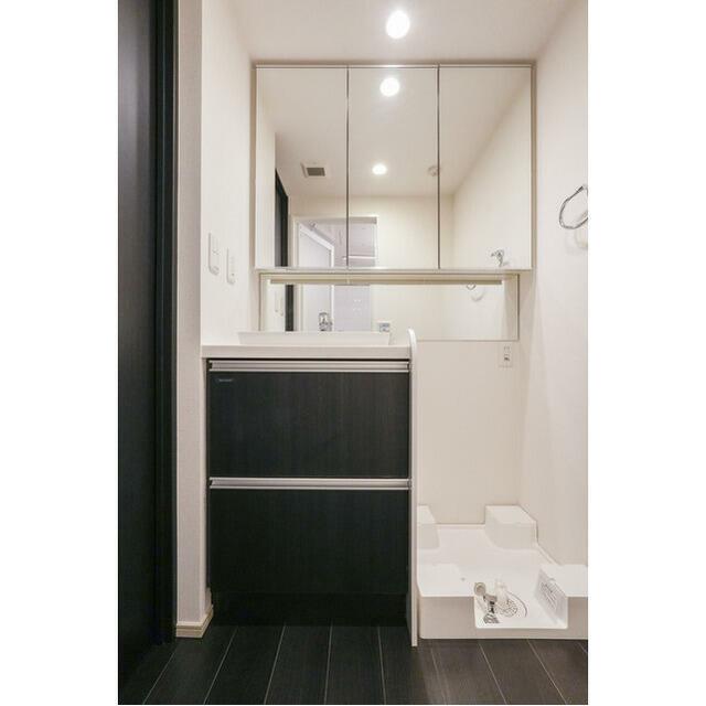 洗面設備　鏡が大きい洗面台♪