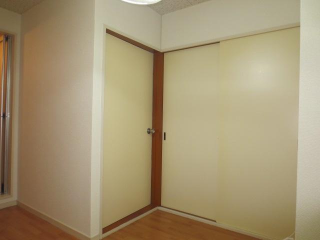 収納　振り分けタイプのお部屋です