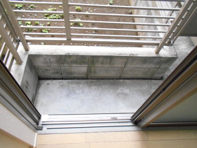 バルコニー　テラス