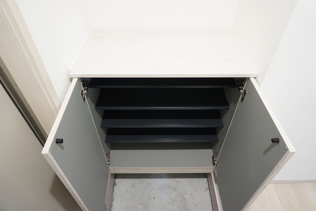 玄関　シューズボックス