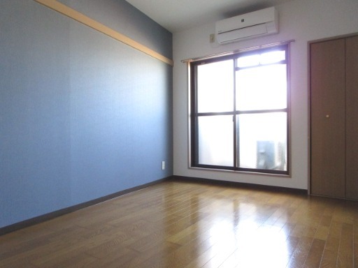 その他設備　窓からの光がいい感じです。