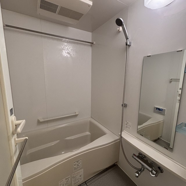 バス・シャワールーム　※写真は同タイプ住戸です。