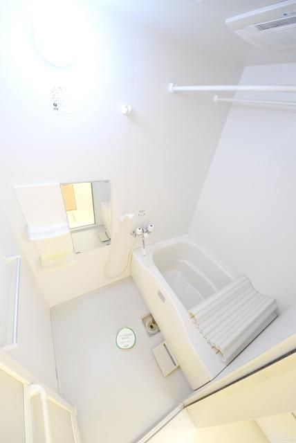 バス・シャワールーム　広々した浴室です