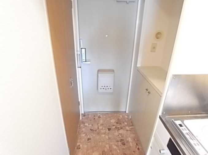 玄関　※別部屋参考写真