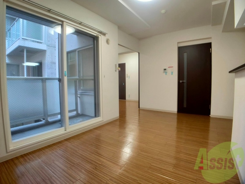 居室・リビング　明るいお部屋は気持ちよく過ごせそうですね。