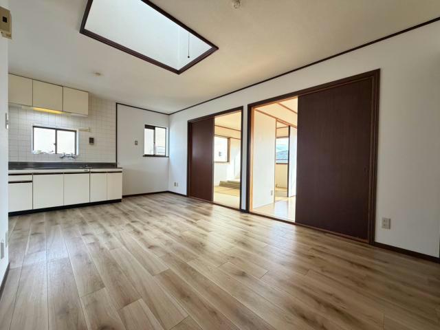 ホークス坂田の居間写真