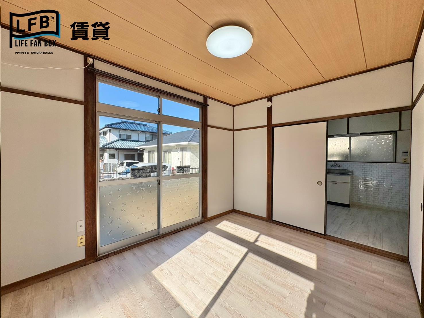 緑ヶ丘戸建の居間写真