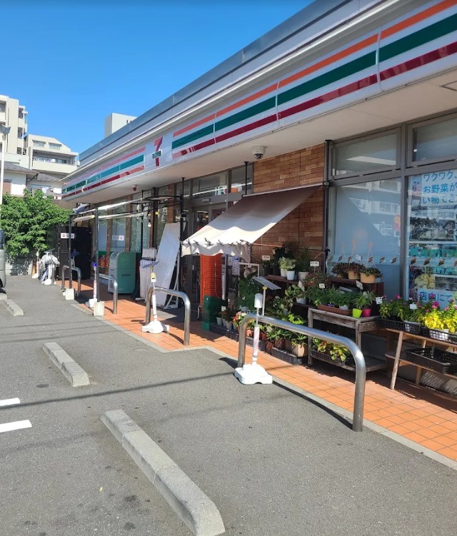 コンビニ　セブンイレブン世田谷上用賀1丁目店（コンビニ）まで469m