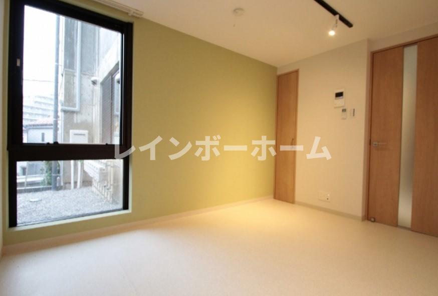MidCUBE 中台の居間写真