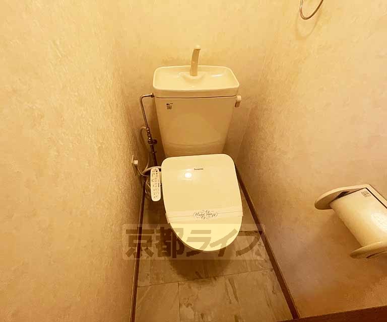 京阪本線 七条駅 徒歩2分 4階建 築29年のトイレ写真