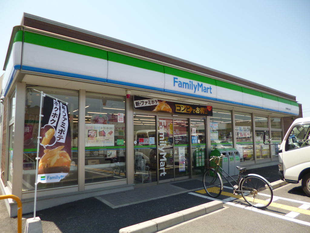 コンビニ　ファミリーマート四條畷岡山店（コンビニ）まで628m