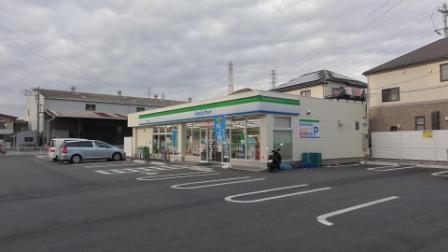コンビニ　ファミリーマート草加谷塚店（コンビニ）まで576m