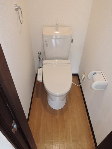 【セレナード　Aのトイレ】