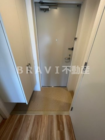 玄関　【セレニテ天満橋アリア】ゆったりとした玄関です