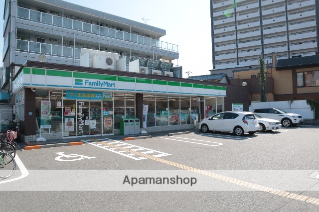 コンビニ　ファミリーマート（コンビニ）まで374m