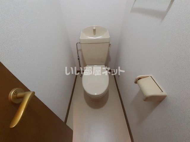 【メゾン・プラティークのトイレ】