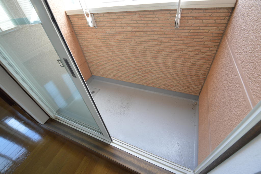 バルコニー　（参考）他室の写真を使用しています。現況優先となります。