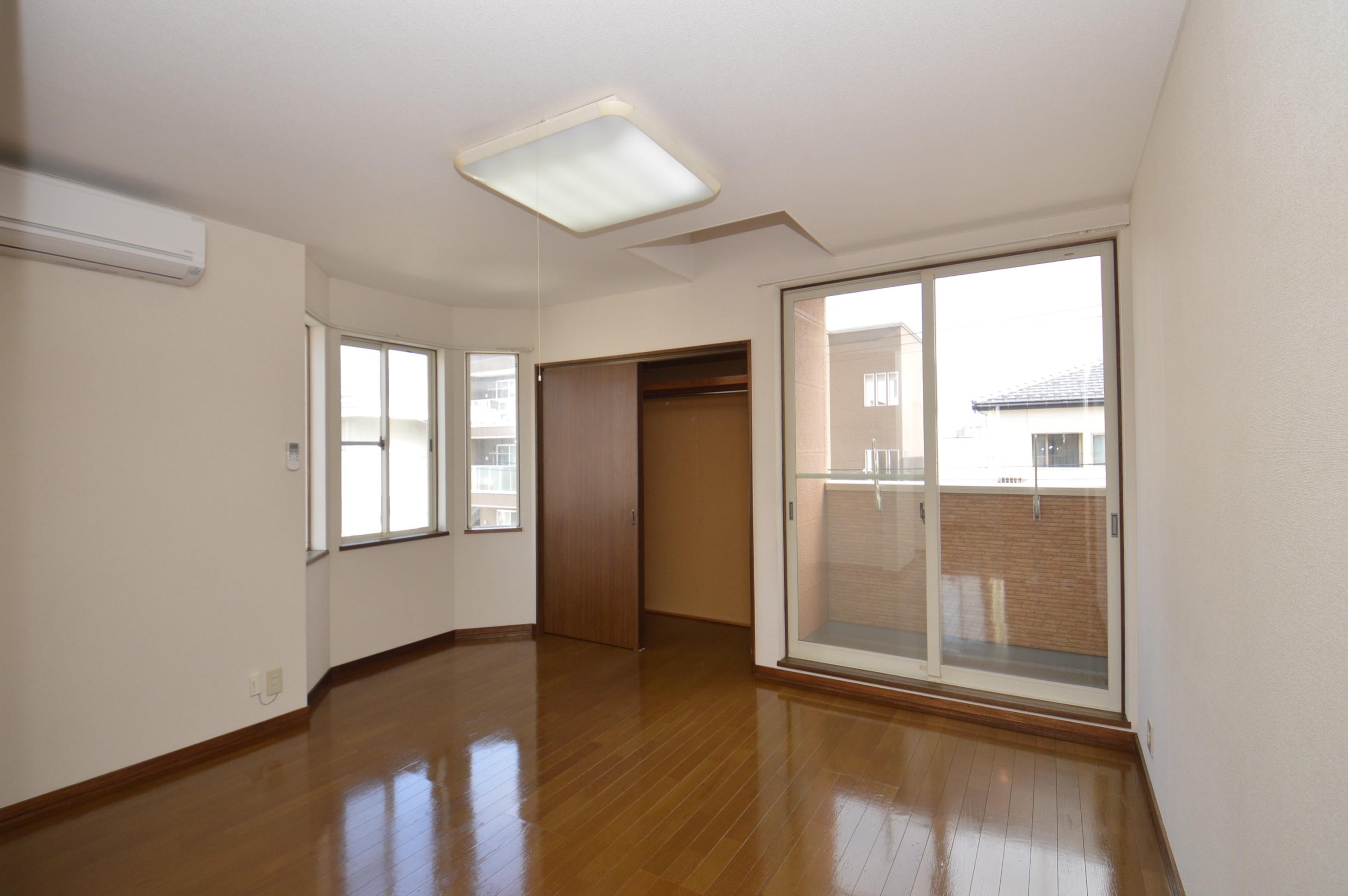 居室・リビング　（参考）他室の写真を使用しています。現況優先となります。