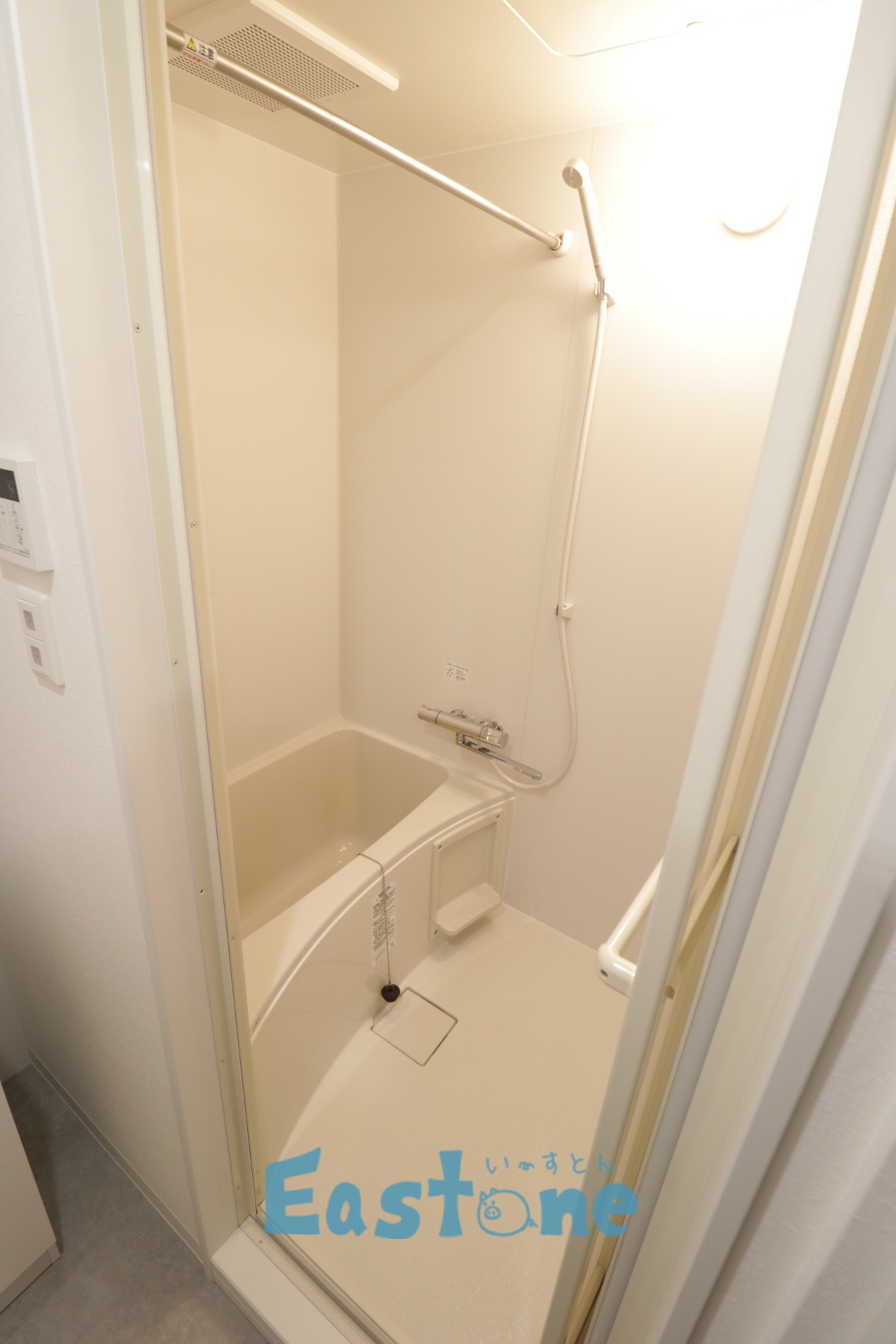 バス・シャワールーム　混合水栓で快適バスタイム