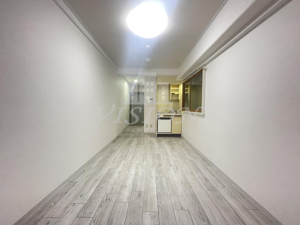 地下鉄中央線 本町駅 徒歩5分 11階建 築42年の居間写真