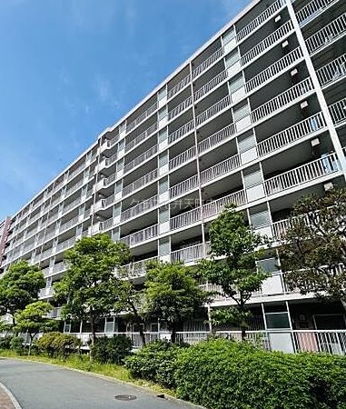 大阪市住之江区南港中のマンションの建物外観