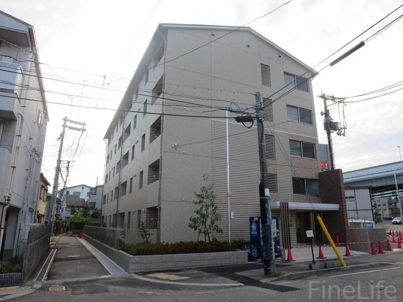 神戸市灘区新在家南町のマンションの建物外観