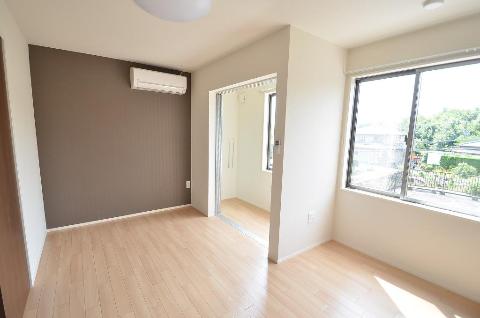 居室・リビング　室内